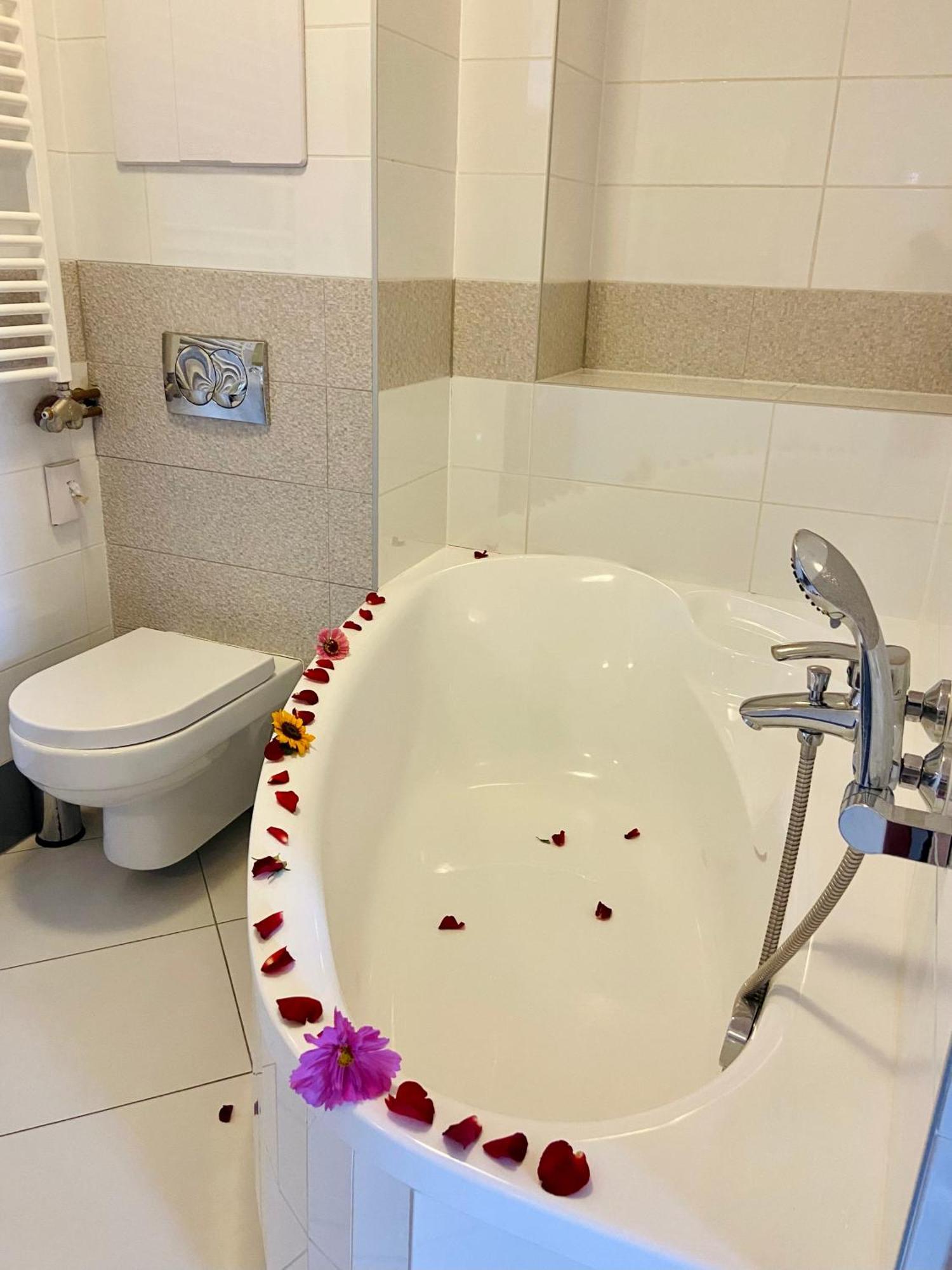 Hotel Dumbier Брезно Экстерьер фото