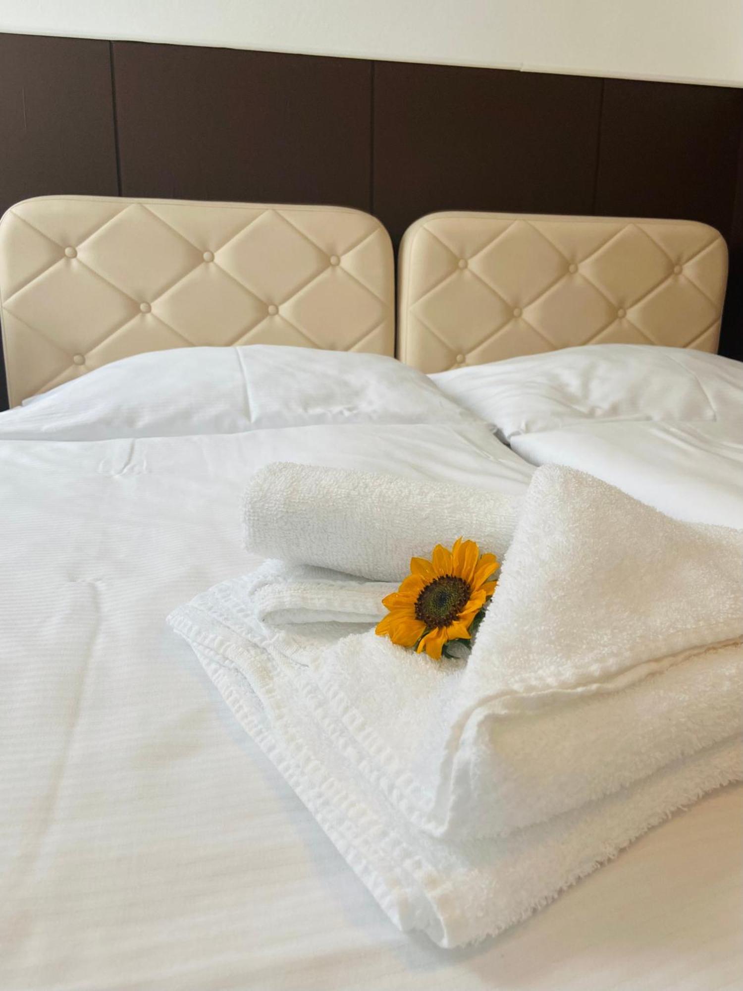 Hotel Dumbier Брезно Экстерьер фото