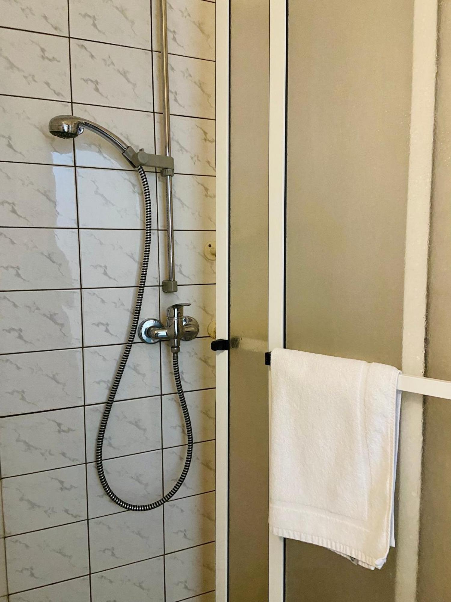 Hotel Dumbier Брезно Экстерьер фото